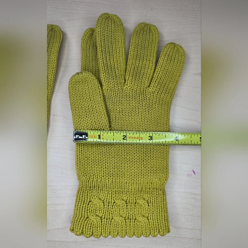 Vintage‎ Knit Floral Accent Gloves Mustard Yellow